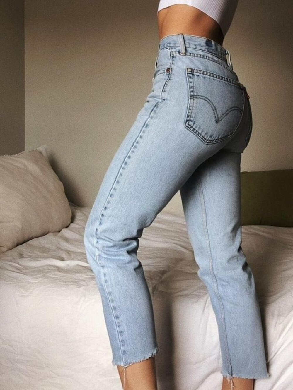 Vintage 505 Levi's Y2K High Rise Straight Cropped Fit in light wash